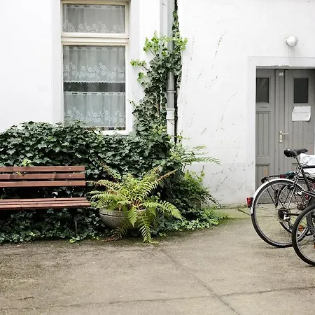 Altbauwohnung Mit 3 Baedern Berlin Exterior photo