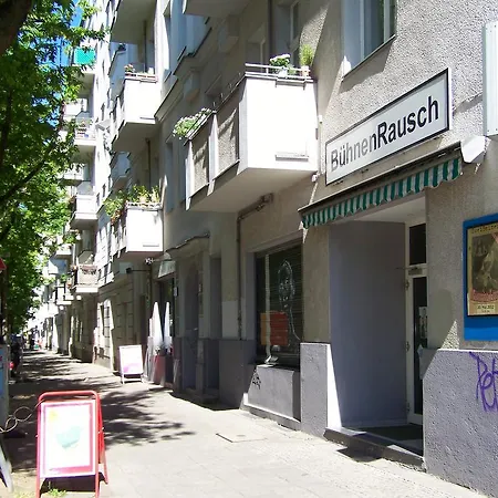 Altbauwohnung Mit 3 Baedern Berlin Exterior photo