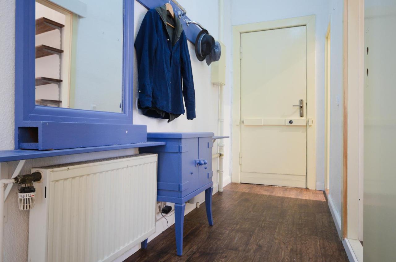 Altbauwohnung Mit 3 Badern Apartment
