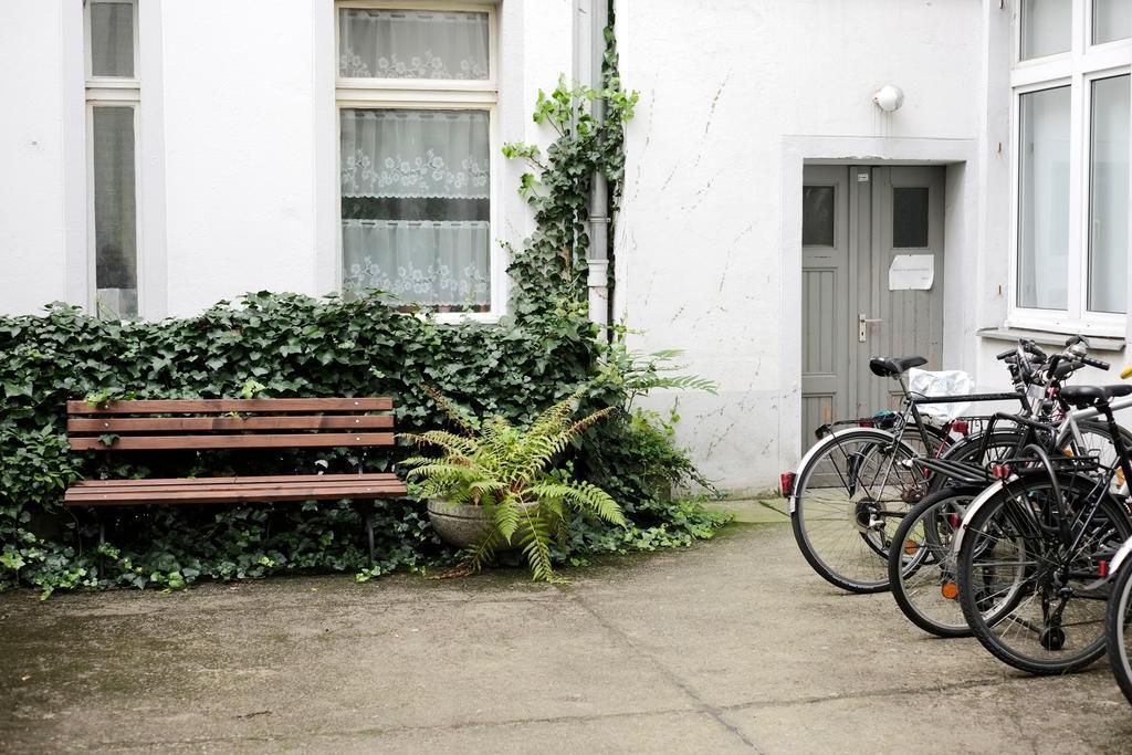 Appartement Altbauwohnung Mit 3 Baedern *